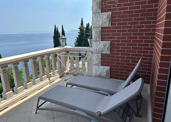 Isabella - Luxury With Style Right Next To The Beach, Private Pool And Sea View Apartamento Opatija