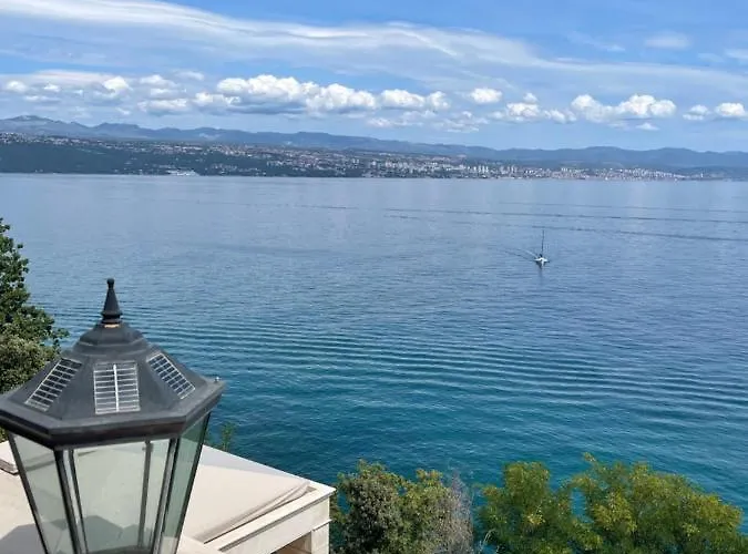 公寓 Isabella - Luxury With Style Right Next To The Beach, Private Pool And Sea View 奥帕提亚