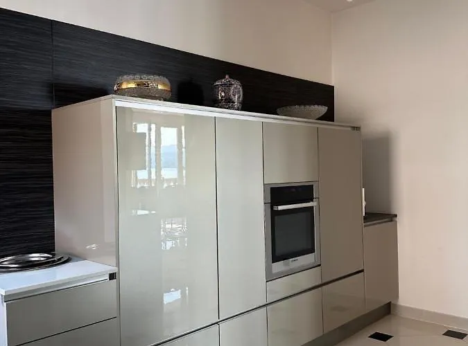 Isabella - Luxury With Style Right Next To The Beach, Private Pool And Sea View