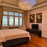 Apartment Isabella - Luxury With Style Right Next To The Beach, Private Pool And Sea View