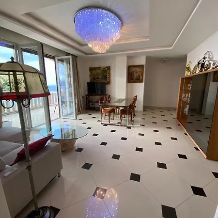 Appartamento Isabella - Luxury With Style Right Next To The Beach, Private Pool And Sea View Abbazia