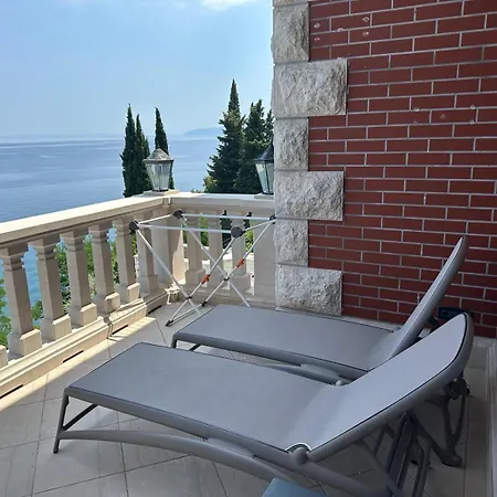 Isabella - Luxury With Style Right Next To The Beach, Private Pool And Sea View Apartmán Opatija